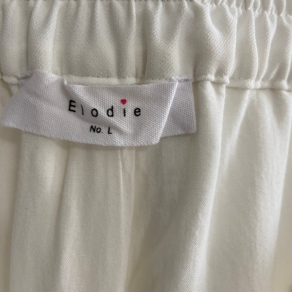 Elodie White Shorts - Size Large - Picture 8 of 10